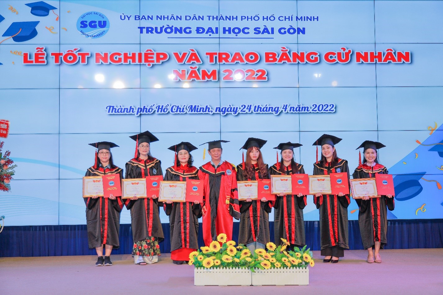 Trường Đại học Sài Gòn tổ chức Lễ tốt nghiệp và trao bằng kỹ sư ...