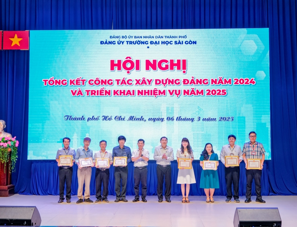 Hội nghị tổng kết công tác xây dựng Đảng năm 2024 và triển khai nhiệm vụ năm 2025